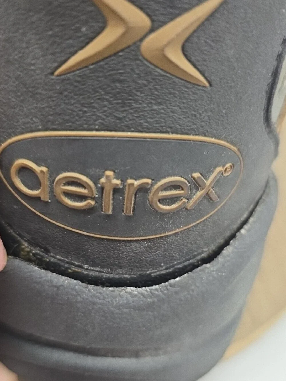 Aetrex Men's Black and Brown Athletic Sneakers